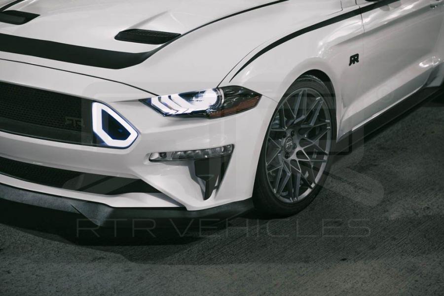Детали экстерьера Ford Mustang GT by RTR Vehicles 2017 года  (фото 5 из 8)